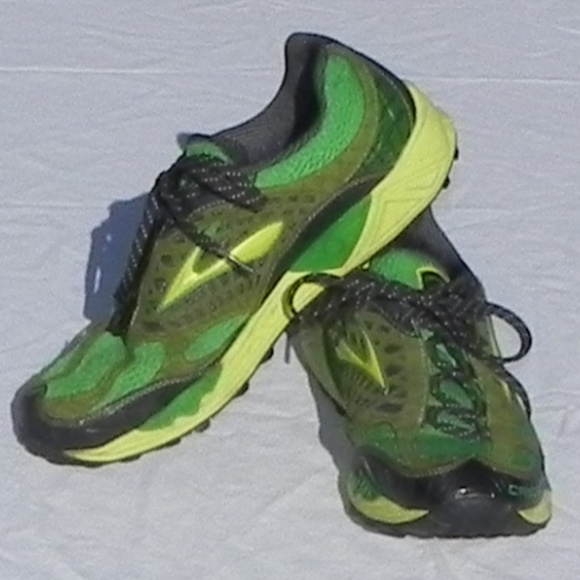 brooks cascadia 11 green